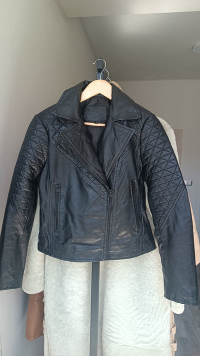 Chaqueta Cuero Pompeya All Black